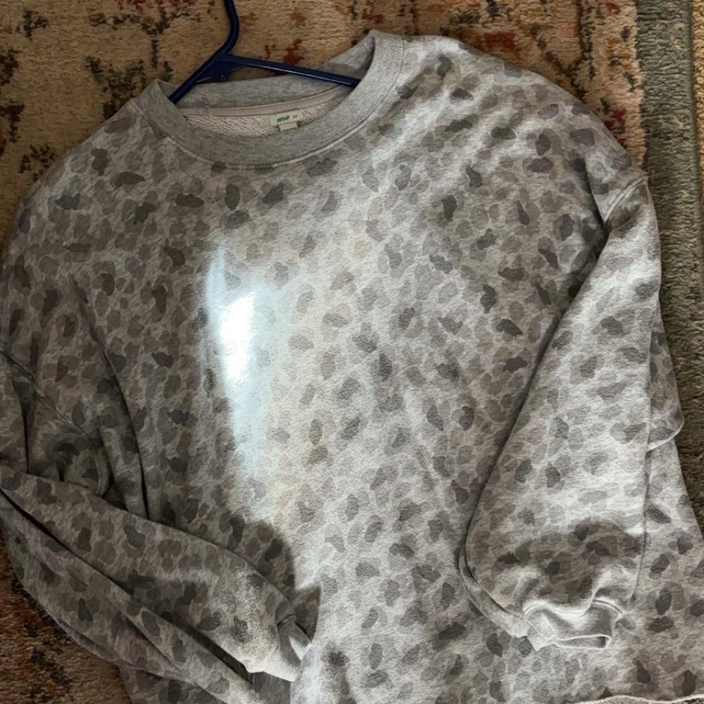 Aerie Gray Leopard Women's Sweater
